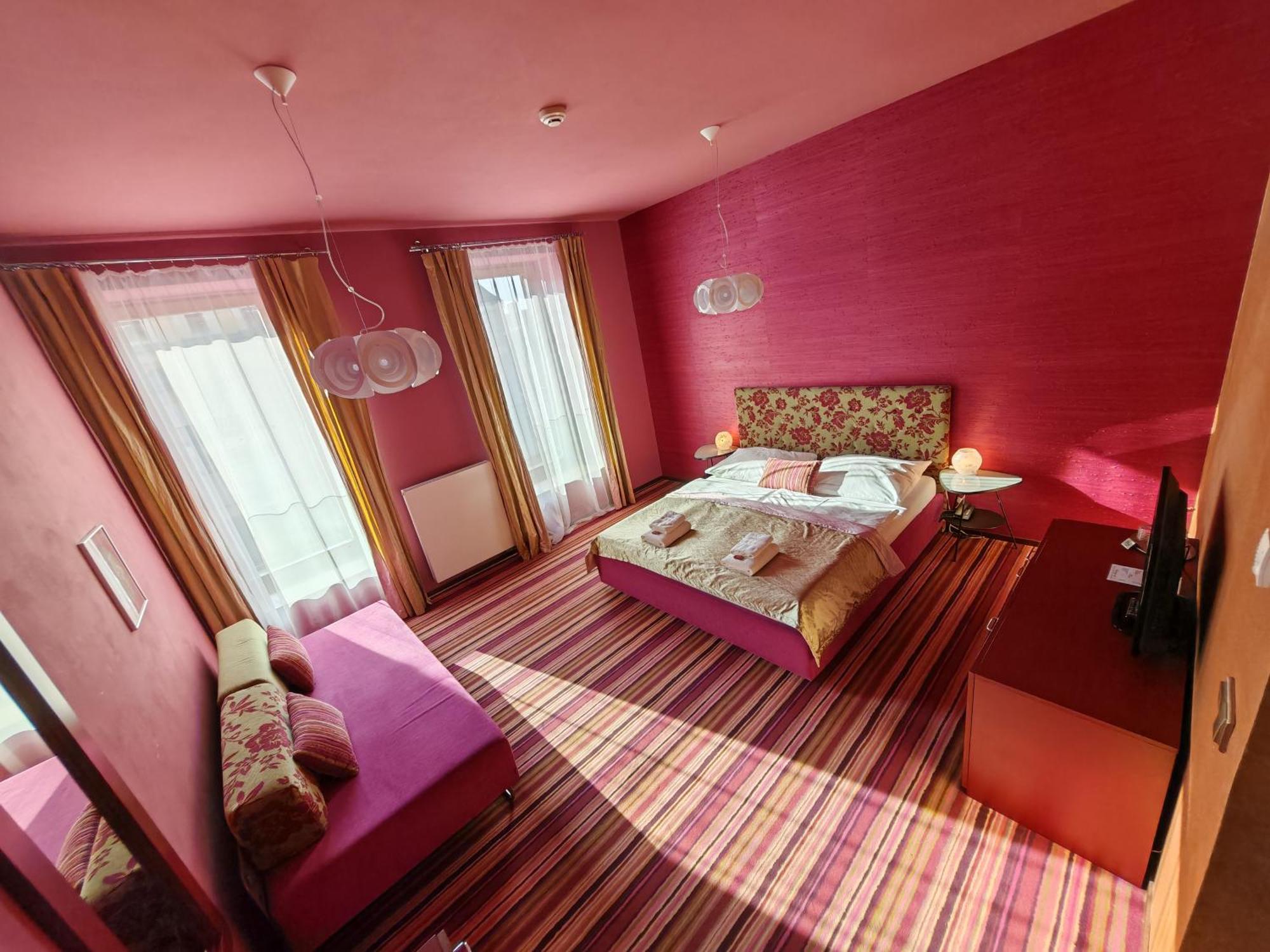 Rajská Zahrada 4*