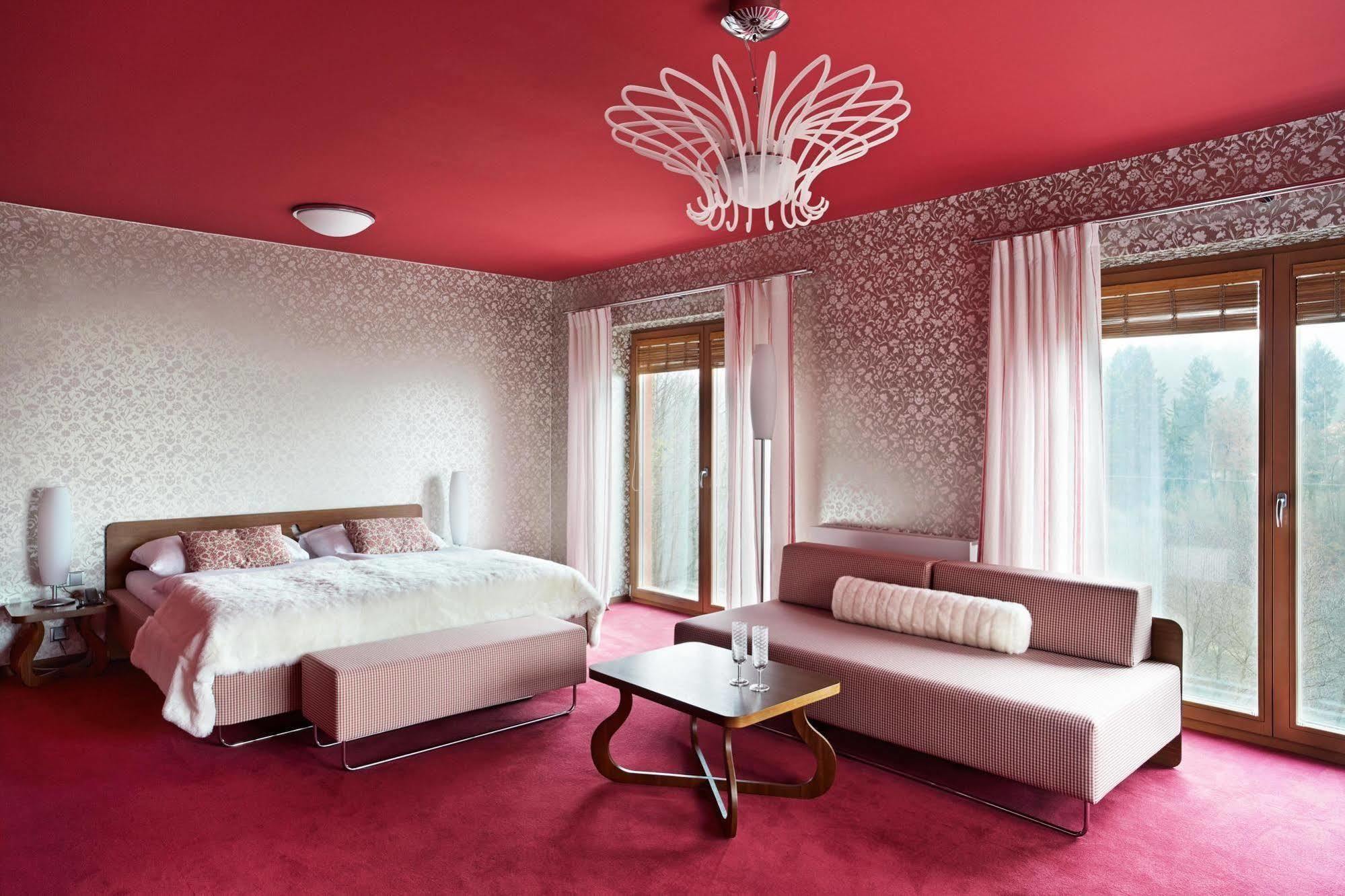 Rajská Zahrada 4*